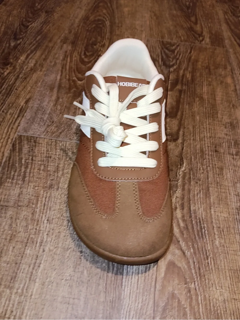 Hobibear Brown and White Low-Top Sneaker